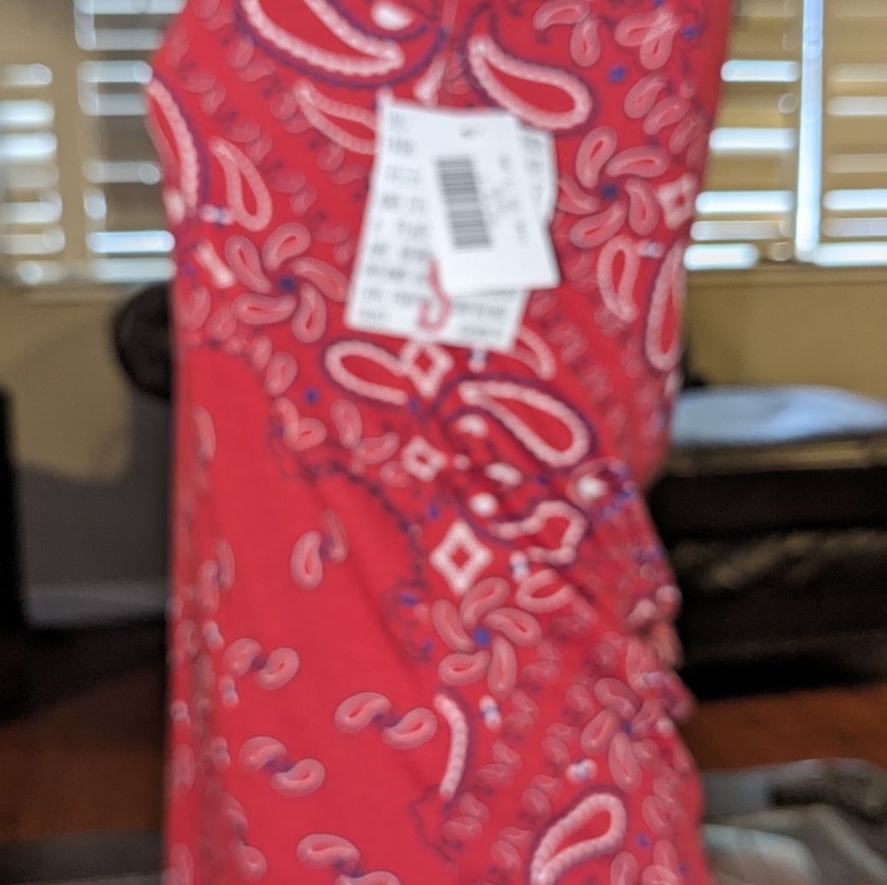 Ladies Red Tank. Small - Picture 2 of 5
